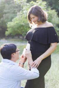 maternity-shoot-budapest-outdoor-golden-hour
