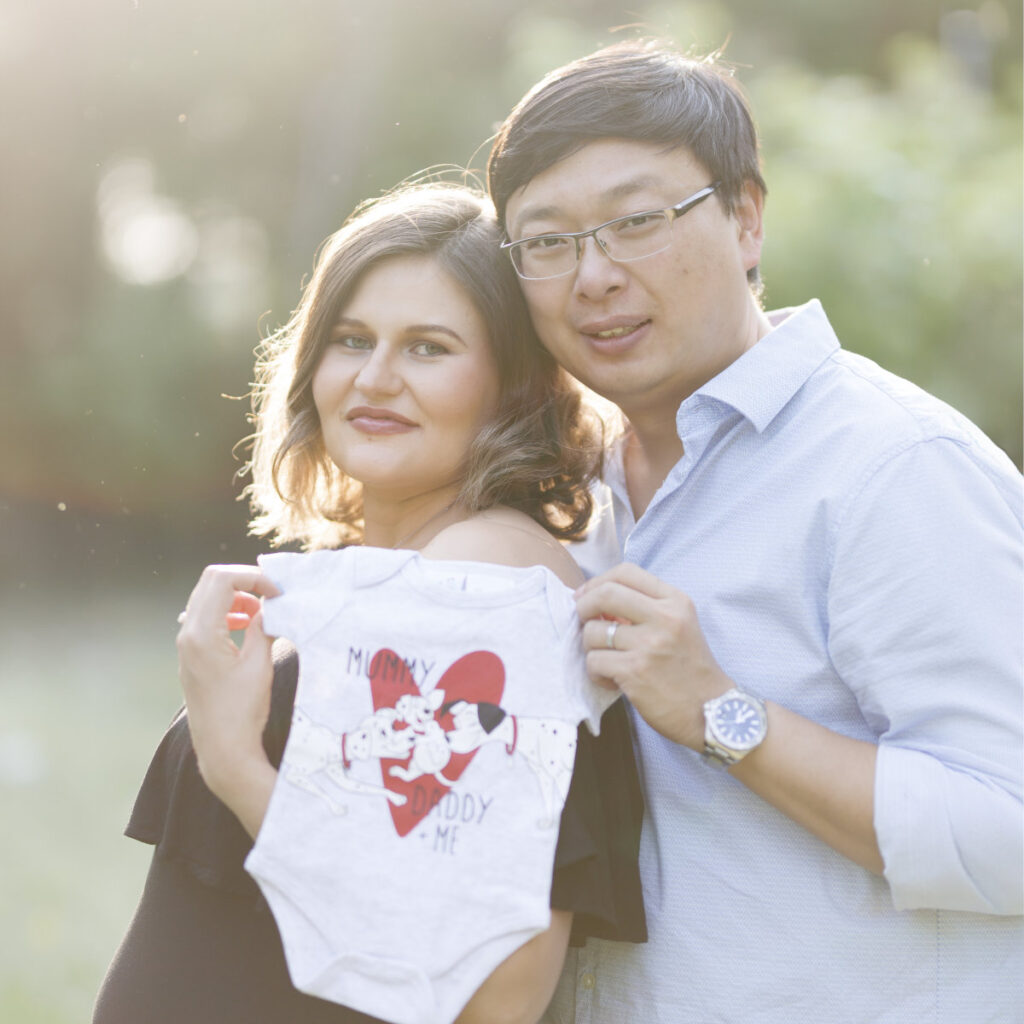 maternity-shoots-outdoor-budapest-golden hour