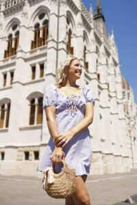 glamour-portrait-budapest-outdoor-natural light